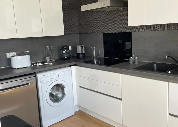 Spacieux 6 Pers Proche Centre Et Gare - Parking Prive Securise *